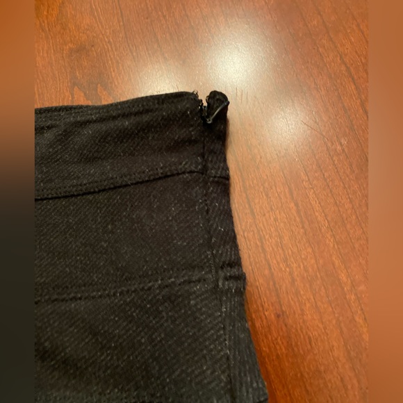 Athleta Black circle athletic or casual skirt with back zip pocket - Picture 4 of 6